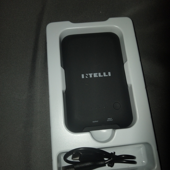 INTELLI BackPack 5000mAh MagSafe PowerBank, 20W USB-C out - Picture 2 of 2